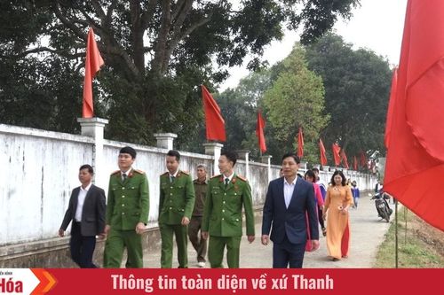 Xã Cẩm Thủy ra mắt đường cờ Tổ quốc chào mừng Đại hội XIV của Đảng
