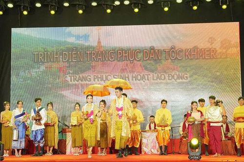 Phát huy hệ giá trị văn hóa