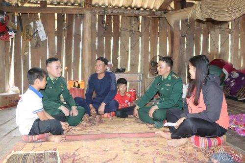 Biên cương vững 'thế trận lòng dân'