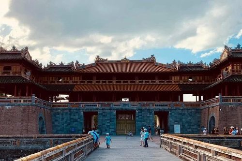 TP. Hồ Chí Minh, Huế và tỉnh Quảng Ninh được vinh danh tại HOTLIST Travellive Editor's Pick 2025