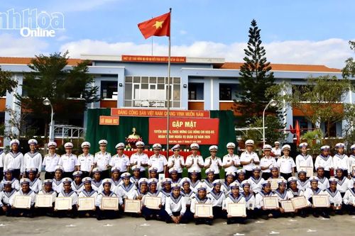 Lữ đoàn 957 gặp mặt, tuyên dương hạ sĩ quan, binh sĩ hoàn thành nghĩa vụ quân sự