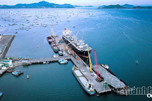 Phát triển mạnh các ngành kinh tế biển gắn với bảo đảm quốc phòng, an ninh trên địa bàn tỉnh Khánh Hòa