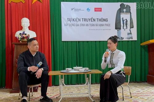Trên 100 hội viên phụ nữ xã Liên Sơn được truyền thông phòng, chống bạo lực gia đình