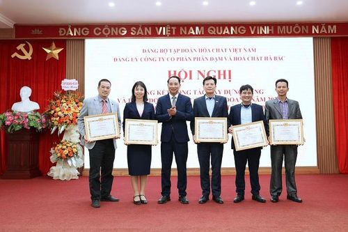 Đạm Hà Bắc tổng kết năm 2025: Ổn định sản xuất, hướng mục tiêu tăng trưởng 10%+