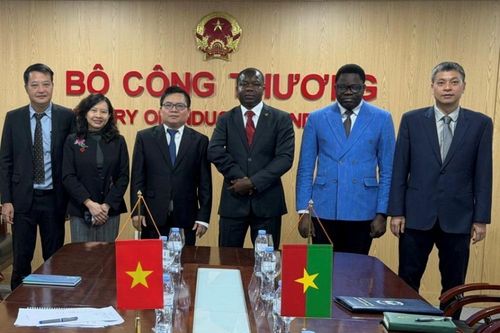 Burkina Faso mong muốn làm sâu sắc hơn quan hệ hợp tác kinh tế, thương mại với Việt Nam