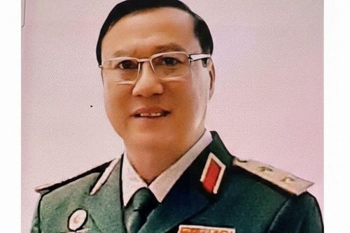 TRĂNG MĂNG ĐEN