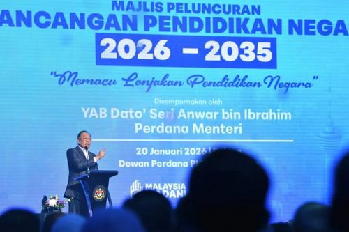 Malaysia chuyển lớp 12 sang giáo dục đại học