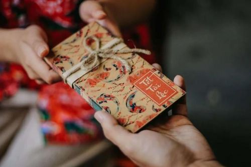 Lì xì dịp Tết đừng bàn chuyện ít nhiều
