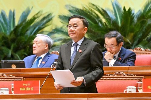 Phiên thảo luận tại hội trường về các văn kiện Đại hội