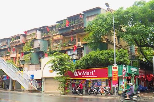 Nhà tập thể cũ rao bán hơn 350 triệu đồng/m²