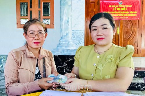 Giải ngân 700 triệu đồng Quỹ Hỗ trợ nông dân
