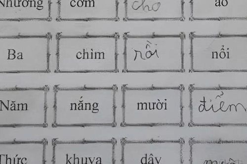 Cô giáo giao bài tập tiếng Việt điền thành ngữ 'Nhường cơm… Ba chìm…', học sinh đưa ra loạt đáp án không ai ngờ