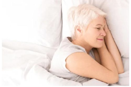 Hai điều người trên 50 tuổi nên tránh khi ngủ trưa