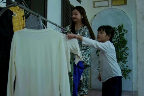 Con riêng của chồng ngày càng có được thiện cảm từ bà Ánh