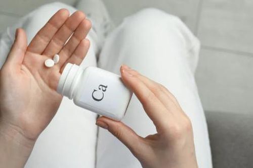 5 loại thực phẩm chức năng không thể thiếu cho phụ nữ sau tuổi 40
