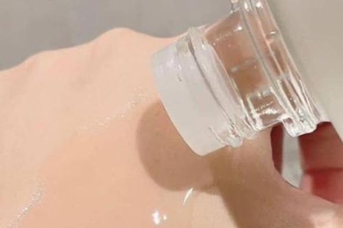 5 công thức nước hoa hồng tự chế đơn giản giúp da sáng mịn, khỏe mạnh tại nhà