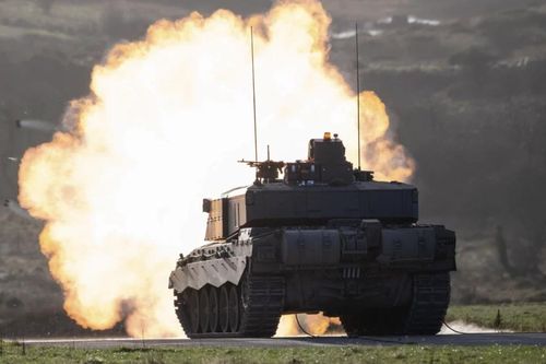 Xe tăng Challenger 3 vượt mốc quan trọng với lần bắn có kíp lái đầu tiên