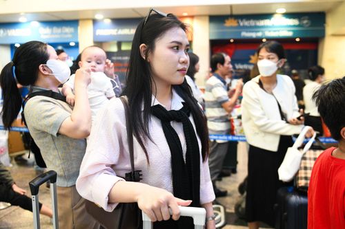 Doanh nghiệp TP.HCM từ chối 'giữ chân' nhân sự ở văn phòng sát Tết
