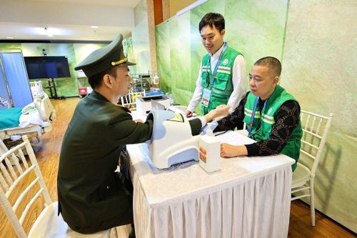 Những dấu ấn thầm lặng của lực lượng y tế tại Đại hội XIV của Đảng