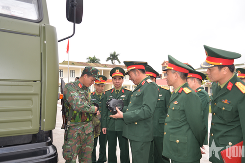 Duy trì nghiêm công tác sẵn sàng chiến đấu, tổ chức cho bộ đội đón Tết vui tươi, an toàn