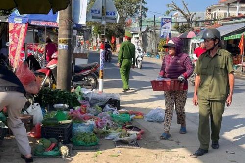 Ra quân lập lại trật tự đô thị, trật tự công cộng