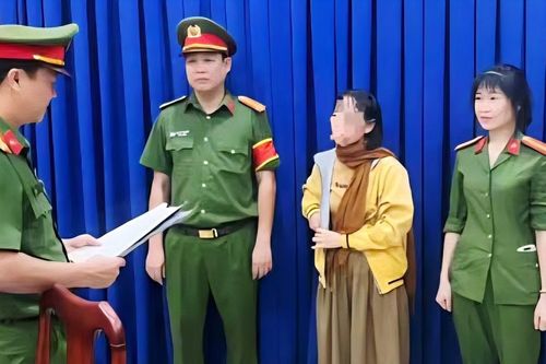 Đồng Nai: Bắt tạm giam 'nữ quái' làm giả con dấu văn phòng công chứng để rút tiền bảo hiểm xã hội