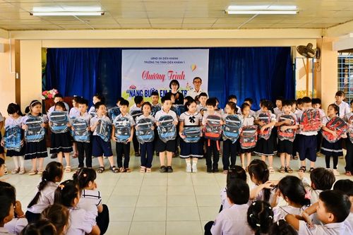 'Cùng em bước qua mùa lũ' nỗ lực để không một học sinh nào bị bỏ lại phía sau chỉ vì thiên tai