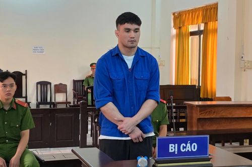 6 năm tù cho bị cáo tàng trữ, lưu hành hơn 36.000 USD giả tại Phú Quốc