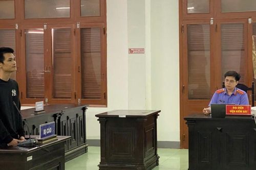 Thanh niên đá vào bụng thai phụ lãnh án tù