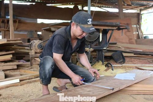 Làng mộc Tiền Phong tăng ca trả đơn hàng Tết