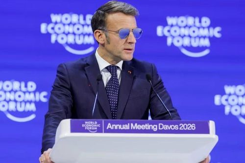 Kính râm của Tổng thống Macron nổi rần rần trên mạng