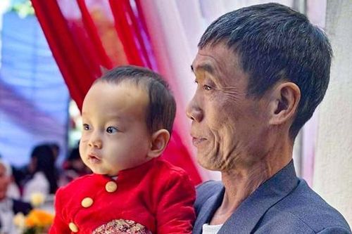 Ông bố Thanh Hóa vượt 1.500km đến ở nhà thông gia 1 năm vì lý do đặc biệt