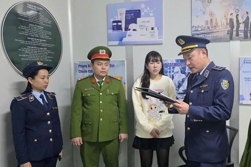 Triệt phá đường dây sản xuất, buôn bán mỹ phẩm giả quy mô lớn trên không gian mạng
