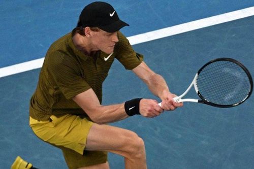 Jannik Sinner san bằng kỷ lục của Djokovic và Federer tại Australian Open 2026