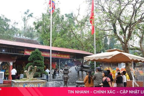 Người dân công đức gần 26 tỷ đồng cho đền Chợ Củi