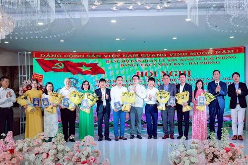 Nền tảng chính trị cho hội nhập và phát triển