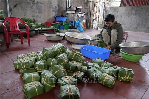 Tết về sớm ở làng bánh chưng Thủy Đường