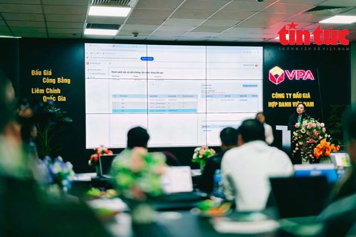 Phiên đấu giá mã số viễn thông đầu tiên thu về hơn 3 tỷ đồng
