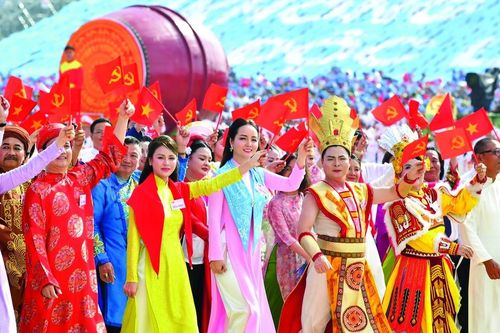 Văn hóa - con người là nền tảng và động lực phát triển bền vững
