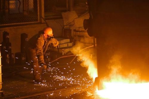 Thuế carbon EU làm khó thép, xi măng