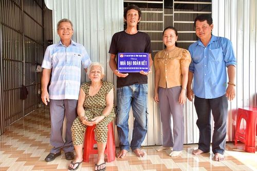 Mái ấm mùa xuân