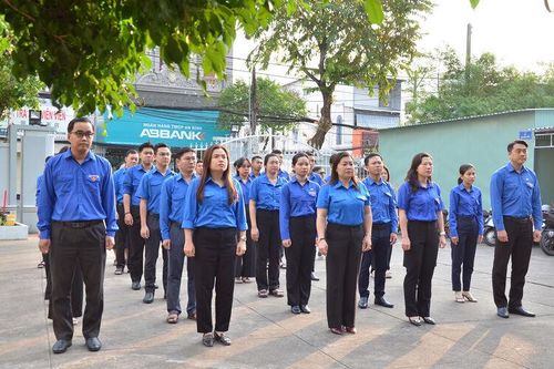 Tuổi trẻ thi đua chào mừng Đại hội XIV của Đảng