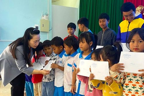 Chăm lo cho người dân vùng cao