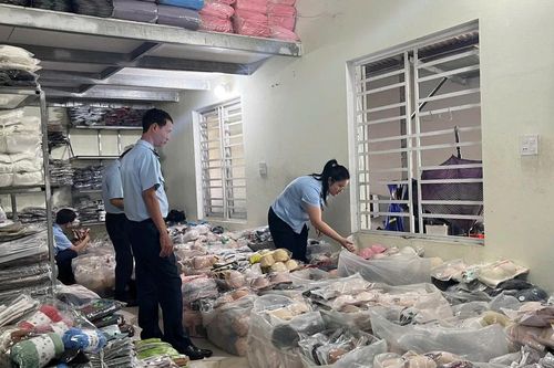 Gia Lai: Tạm giữ gần 1.000 sản phẩm không rõ nguồn gốc, nghi giả mạo thương hiệu nổi tiếng