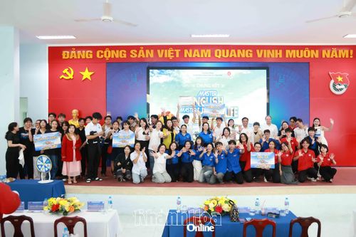 Chung kết bảng B cuộc thi 'Master English - Master Your Life': Đội thi Trường Đại học Nha Trang - đội 2 đạt giải nhất