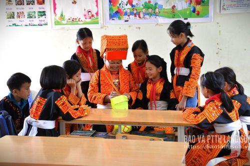 Người cao tuổi giữ hồn bản sắc