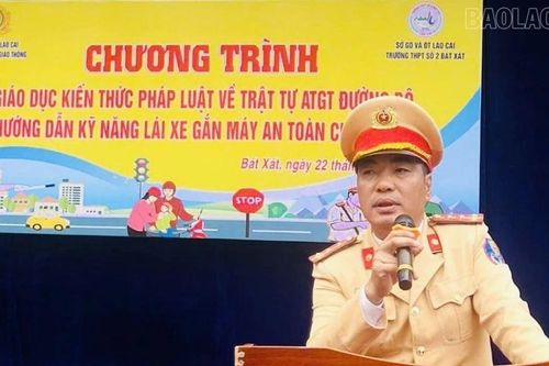 Hơn 700 học sinh Trường THPT số 2 Bát Xát được tuyên truyền pháp luật và thực hành lái xe an toàn