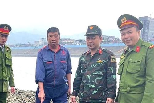 Phát hiện, thu hồi 16 quả đạn cối dưới chân cầu Hòa Bình
