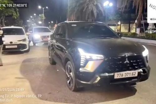Gia Lai: Xử phạt tài xế dừng ô tô giữa đường sau khi bị phản ánh trên VNeTraffic