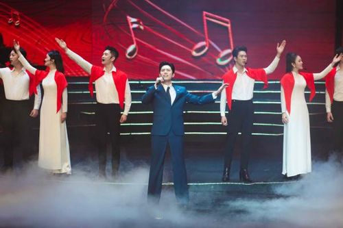 Ca sĩ Anh Tú công bố miễn phí tác quyền ca khúc 'Thưa Đảng'